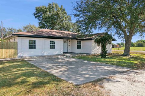 A home in Groves