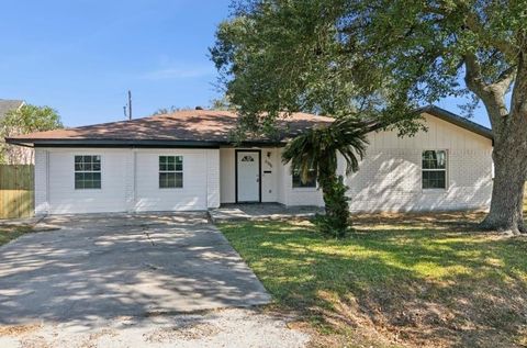 A home in Groves