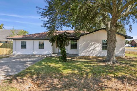 A home in Groves