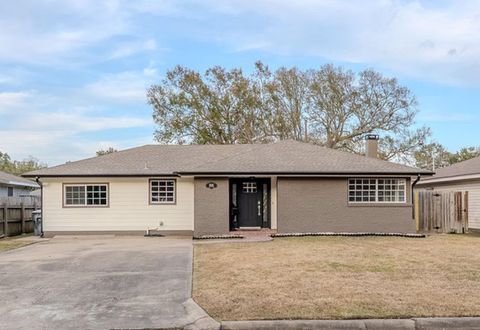 Photo of 4920 Sue Ave, Groves, TX 77619 (MLS # 264932)