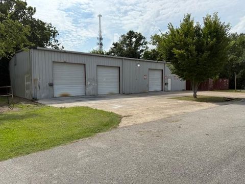 Photo of 275 S 13th St, Beaumont, TX 77702 (MLS # 260346)