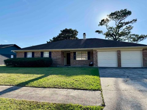 Photo of 667 Birchwood Dr, Port Neches, TX 77651 (MLS # 263390)