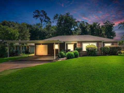 Photo of 970 Evergreen Lane, Beaumont, TX 77706 (MLS # 269137)