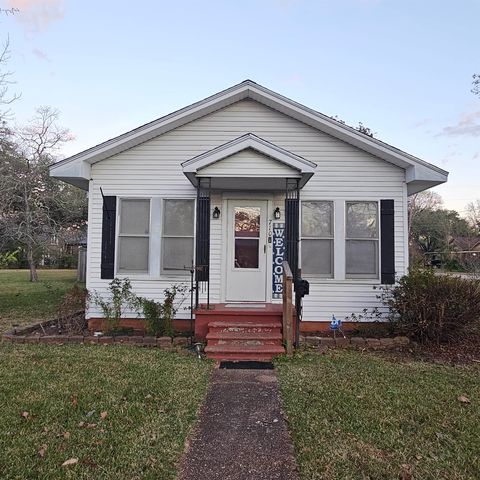 Photo of 710 N 10th, Silsbee, TX 77656 (MLS # 264344)