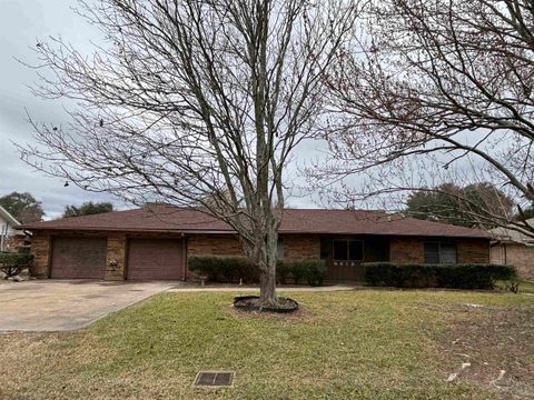 Photo of 2618 Grand Blvd, Port Neches, TX 77651 (MLS # 264830)