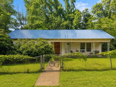 Photo of 303 Davidson, Newton, TX 75966 (MLS # 270204)