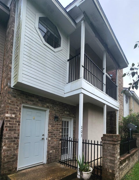 Photo of 1620 Wellington Place #203, Beaumont, TX 77706 (MLS # 271823)