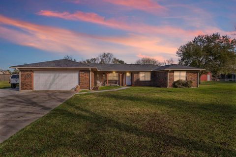 Photo of 310 Franklin, Bridge City, TX 77611 (MLS # 264368)