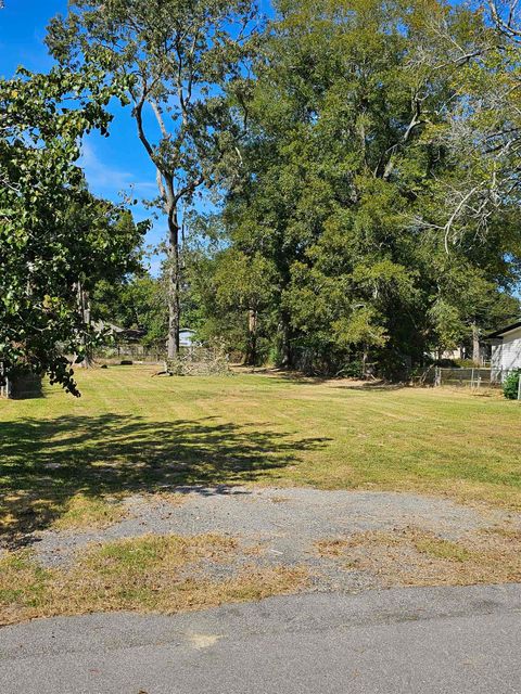 Photo of 7130 Scotts Dr., Beaumont, TX 77708 (MLS # 264491)