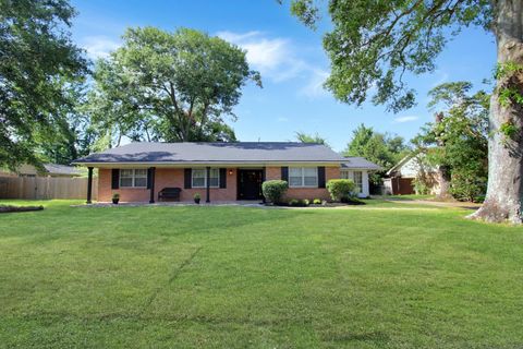 Single Family Residence in Beaumont TX 4870 Teakwood Ln.jpg