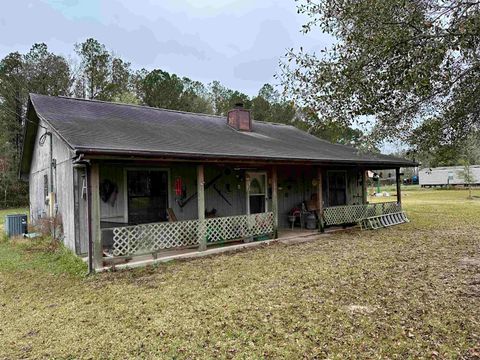 A home in Silsbee