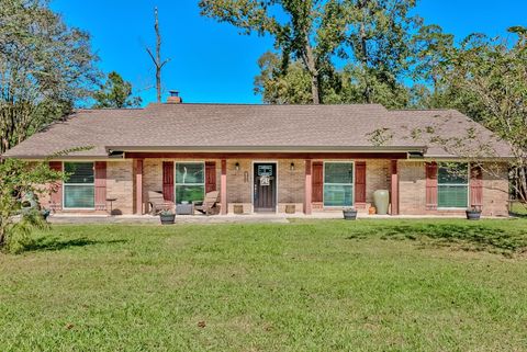 Photo of 450 Piney Point, Sour Lake, TX 77659 (MLS # 262634)