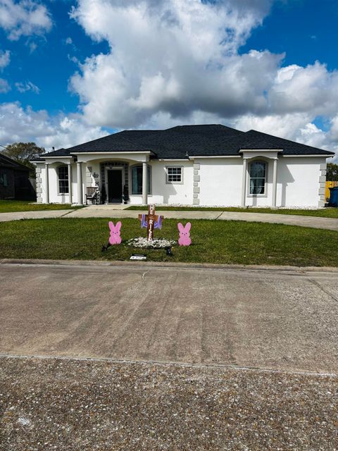 Photo of 4308 Captain Kidd Way, Beaumont, TX 77713 (MLS # 266070)