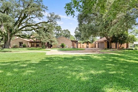 Property photo of 8220 Evangeline Lane, Beaumont, TX 77706