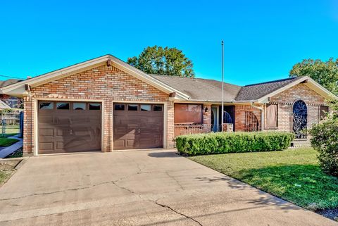 Photo of 4724 80th Street, Port Arthur, TX 77642 (MLS # 262726)