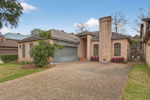 Photo of 150 Summerwood St., Beaumont, TX 77706 (MLS # 264457)