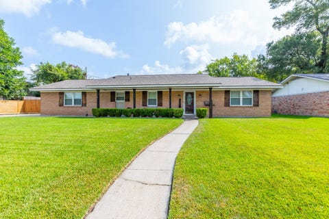 Photo of 133 Montclair Dr, Beaumont, TX 77707 (MLS # 270010)