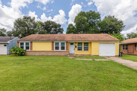 Photo of 125 N 21st St, Beaumont, TX 77707 (MLS # 270120)