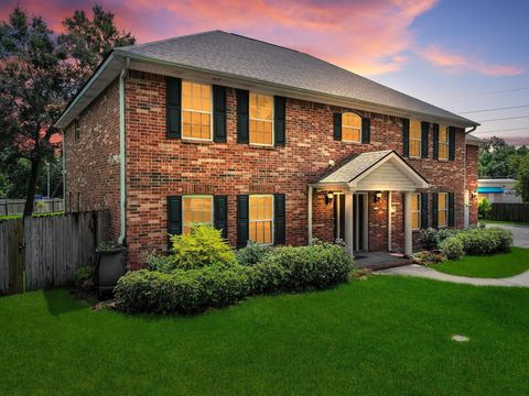 Photo of 5 Twin Circle Dr, Beaumont, TX 77706 (MLS # 268617)