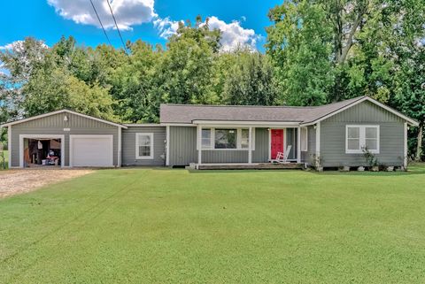 Photo of 5815 Cole Rd, Beaumont, TX 77706 (MLS # 261550)