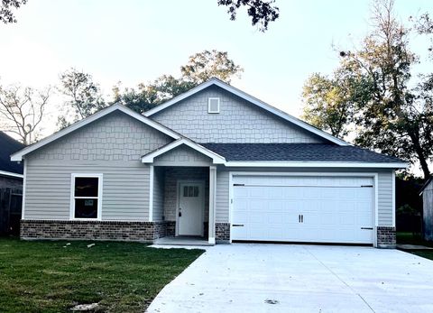 A home in Port Neches