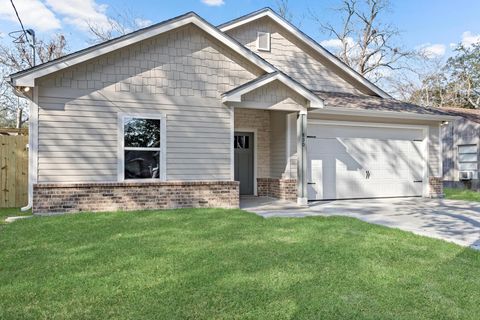 A home in Port Neches