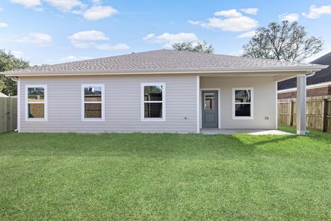 A home in Port Neches