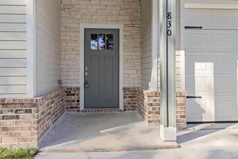 A home in Port Neches