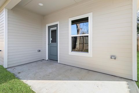 A home in Port Neches