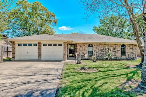Photo of 3155 Merriman St, Port Neches, TX 77651 (MLS # 265967)