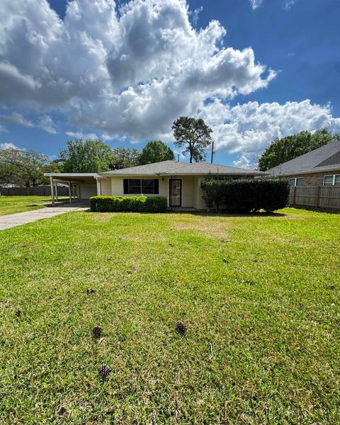 Photo of 2417 8th, Port Neches, TX 77651 (MLS # 266113)