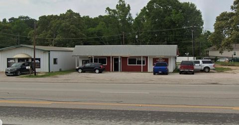 Photo of 202 W Gibson, Jasper, TX 75951 (MLS # 265263)