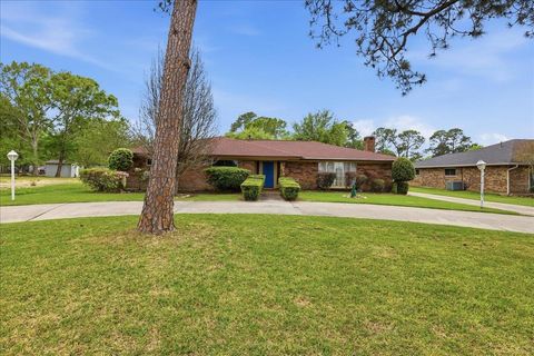 Photo of 1016 27th Street, Nederland, TX 77627 (MLS # 266143)