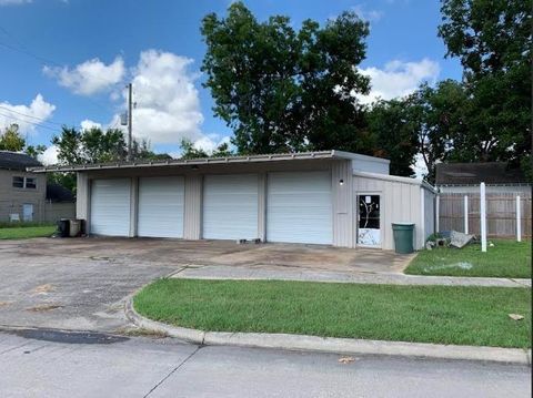 Photo of 3268 Highland Ave, Beaumont, TX 77705 (MLS # 263582)