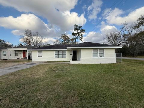 Photo of 4010 Harding, Beaumont, TX 77703 (MLS # 264124)