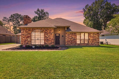 Photo of 12845 Sequoia Ln, Beaumont, TX 77713 (MLS # 271754)