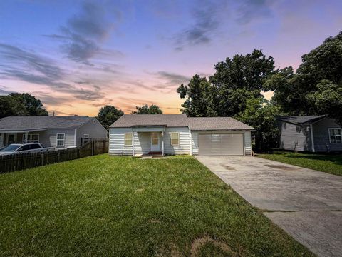 A home in Groves