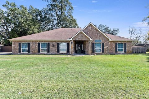 Photo of 206 Live Oak, Bridge City, TX 77611 (MLS # 263276)