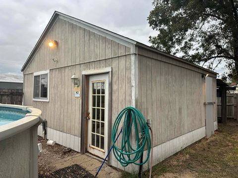 A home in Port Neches