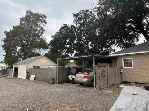 A home in Port Neches