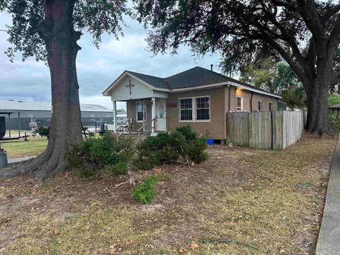 A home in Port Neches