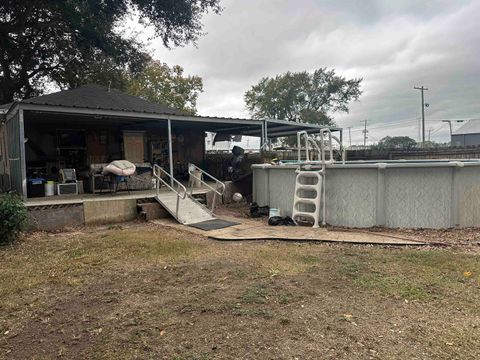 A home in Port Neches