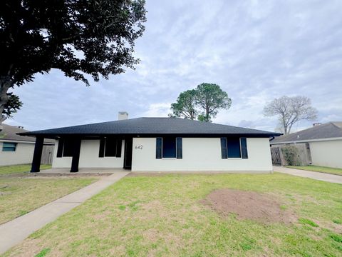 642 Meadowgreen Dr, Port Neches, TX 77651 - #: 245634