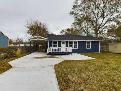 A home in Groves