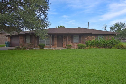 Photo of 3710 Perth Place, Beaumont, TX 77708 (MLS # 271494)