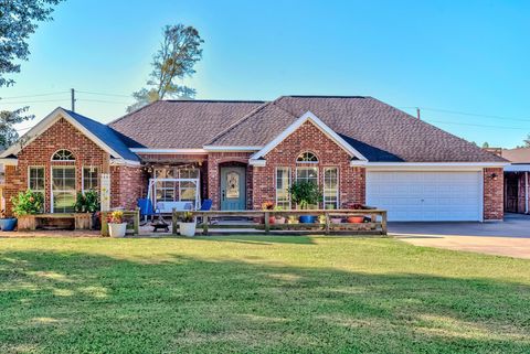 Photo of 114 Sunset Dr, Beaumont, TX 77705 (MLS # 262354)