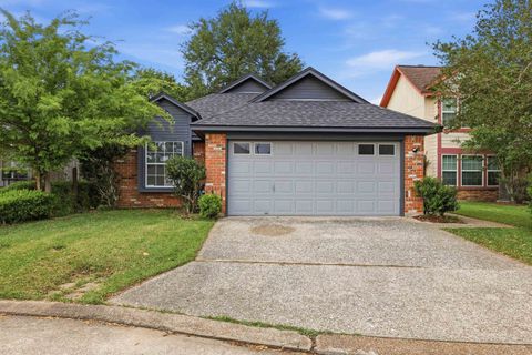 Photo of 955 Green Meadow St, Beaumont, TX 77706 (MLS # 266967)