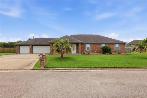 Photo of 2294 Bayou Dr., Port Arthur, TX 77640 (MLS # 266946)