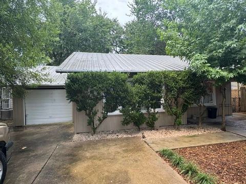 Photo of 4436 Dallas Ave, Beaumont, TX 77703 (MLS # 269121)