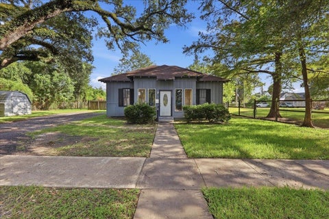 Photo of 1203 W Cypress, Orange, TX 77630 (MLS # 270190)